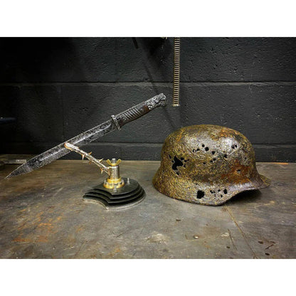 Decorative Resin Helmet Lamp Unique LED Desk Table Light for Home Office Shelf Decor