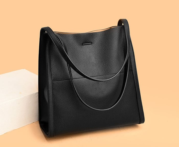 Handcrafted Casual Shoulder Bag with Adjustable Strap Large Capacity Everyday Crossbody Handbag