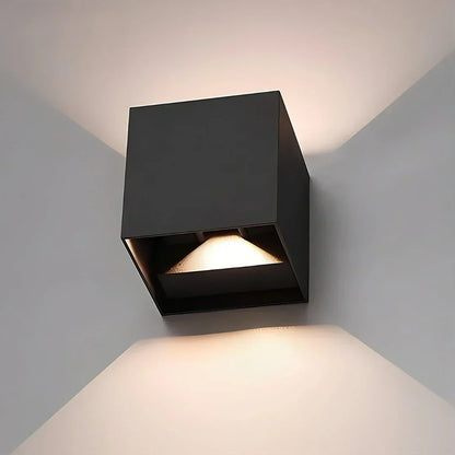 Luxe Motion Sensor Wall Light Warm LED 2700K
