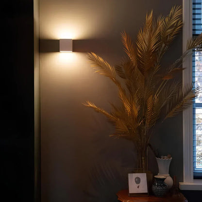 Luxe Motion Sensor Wall Light Warm LED 2700K