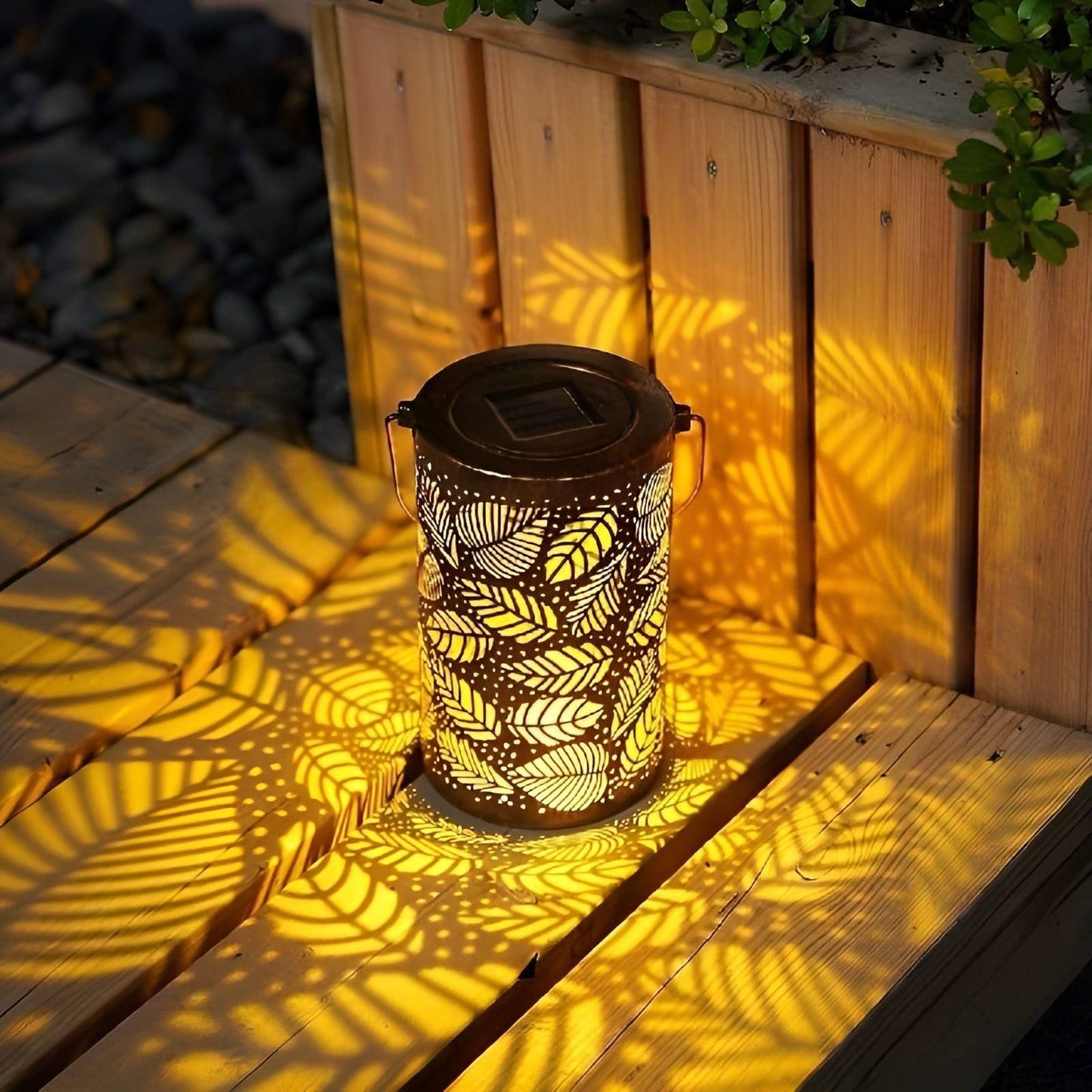 Luxury Solar Outdoor Lantern Metal Art Decorative Garden Light