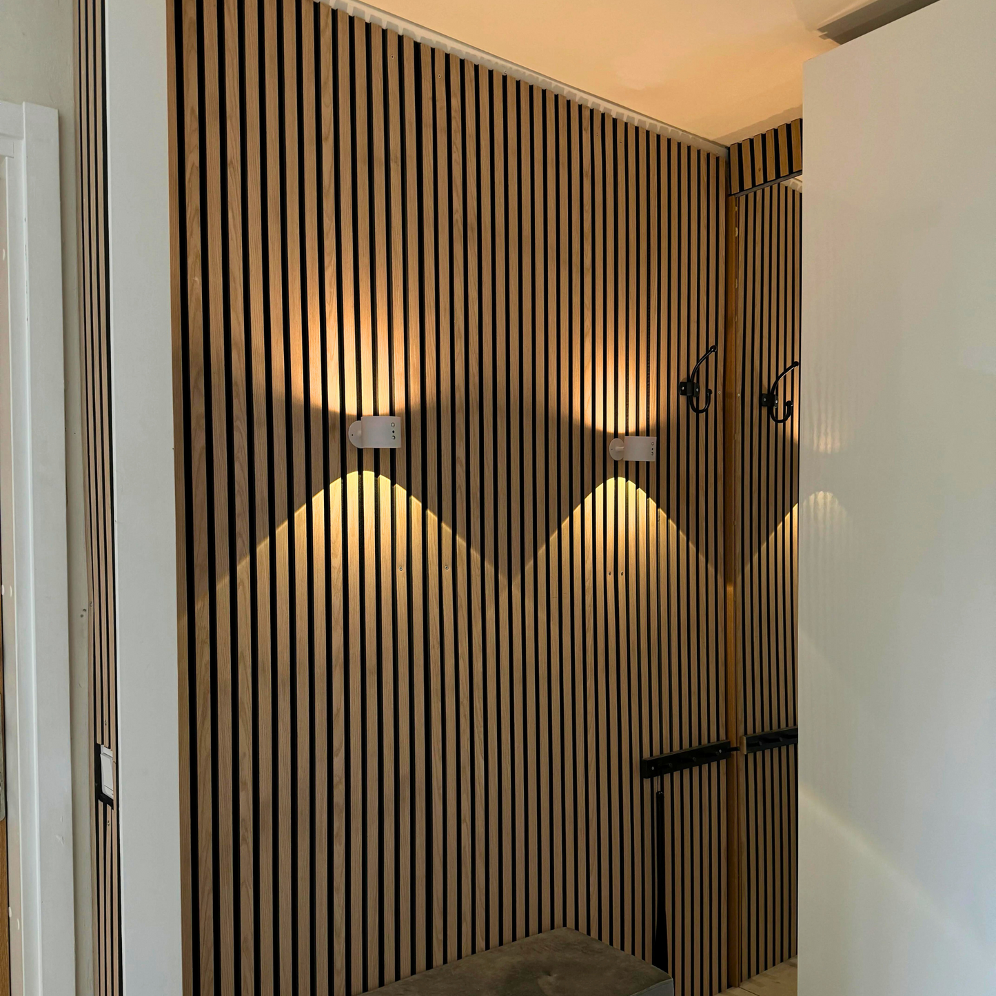 Wireless LED Wall Light Rechargeable with Remote Control Adjustable Brightness Indoor Wall Lamp